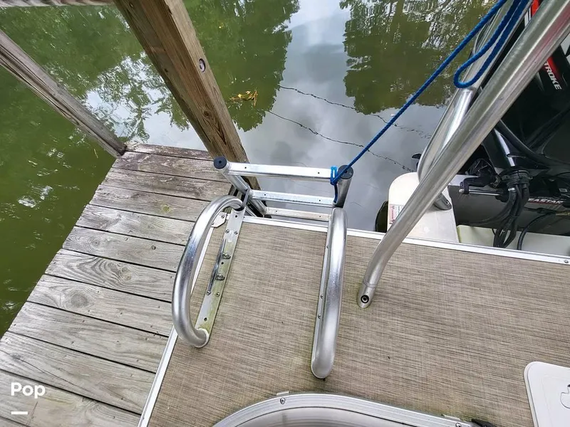 Slide: The Image of 2017 Landau Island Breeze 252 for sale in Hot Springs, AR - 38