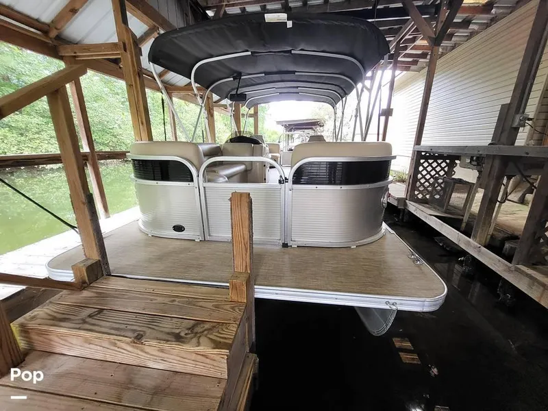 Slide: The Image of 2017 Landau Island Breeze 252 for sale in Hot Springs, AR - 46