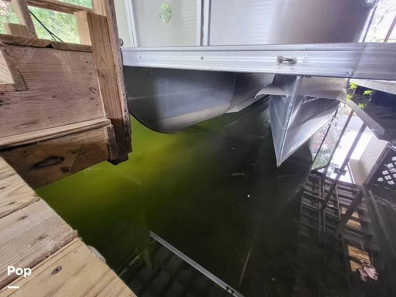 Slide: The Image of 2017 Landau Island Breeze 252 for sale in Hot Springs, AR - 47