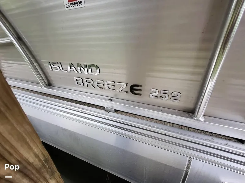 Slide: The Image of 2017 Landau Island Breeze 252 for sale in Hot Springs, AR - 49