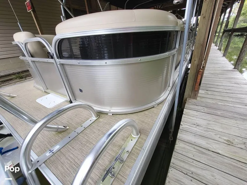 Slide: The Image of 2017 Landau Island Breeze 252 for sale in Hot Springs, AR - 51