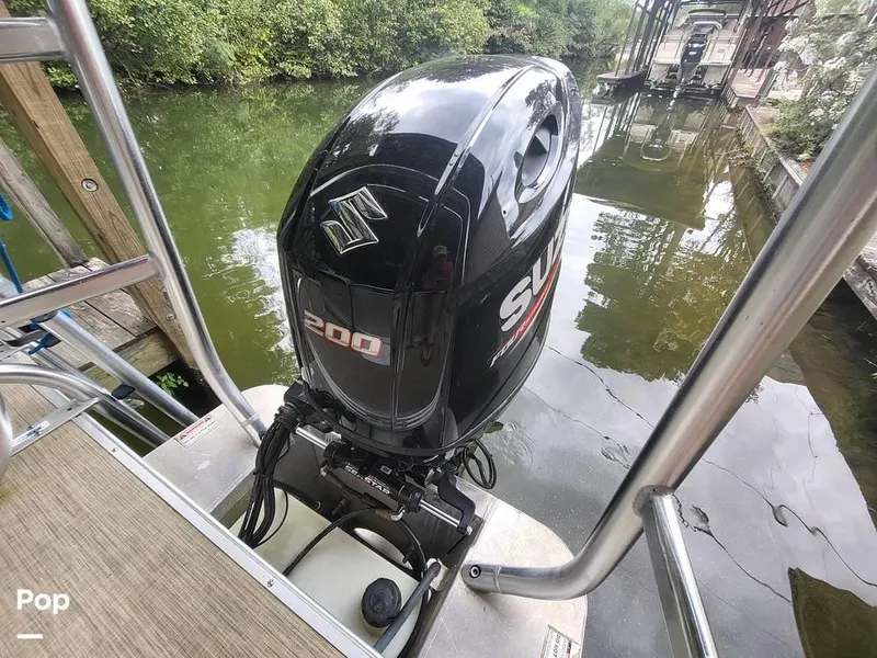 Slide: The Image of 2017 Landau Island Breeze 252 for sale in Hot Springs, AR - 56