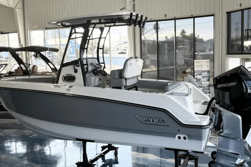 Slide: The Image of Boston Whaler 230 Outrage 2025 - 3