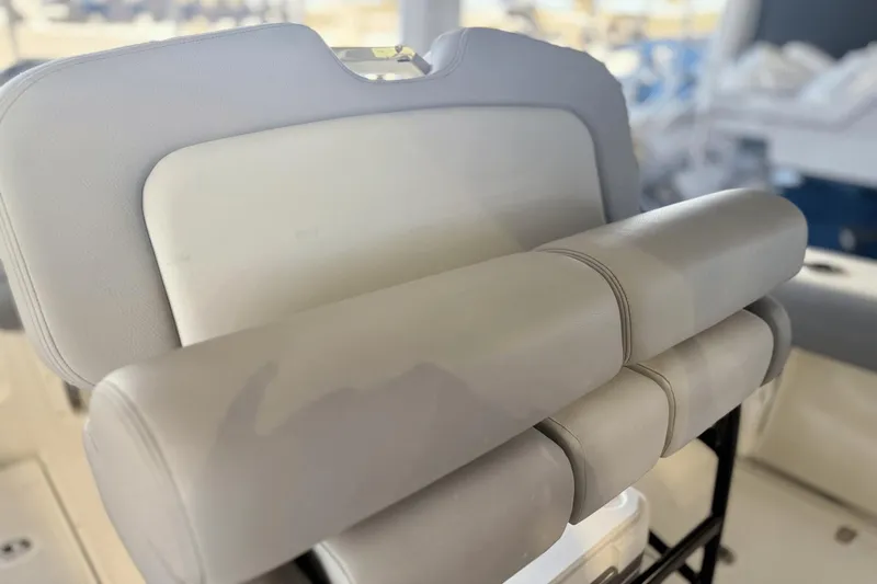 Slide: The Image of Boston Whaler 230 Outrage 2025 - 9