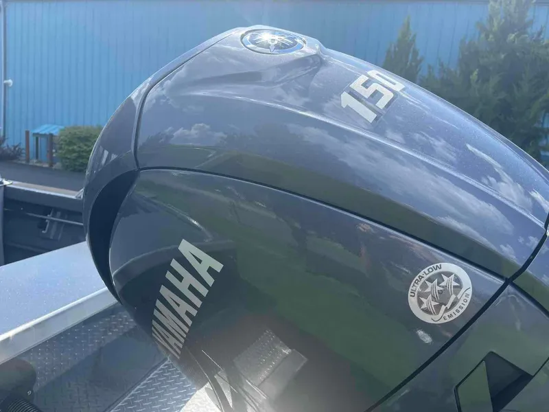 Slide: The Image of Duckworth 18 ADV XT 2024 - 11