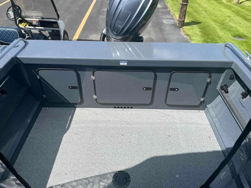 Slide: The Image of Duckworth 18 ADV XT 2024 - 6