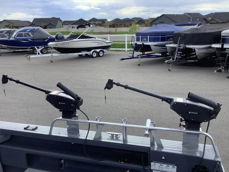 Slide: The Image of Duckworth 24 Pacific Navigator 2024 - 8