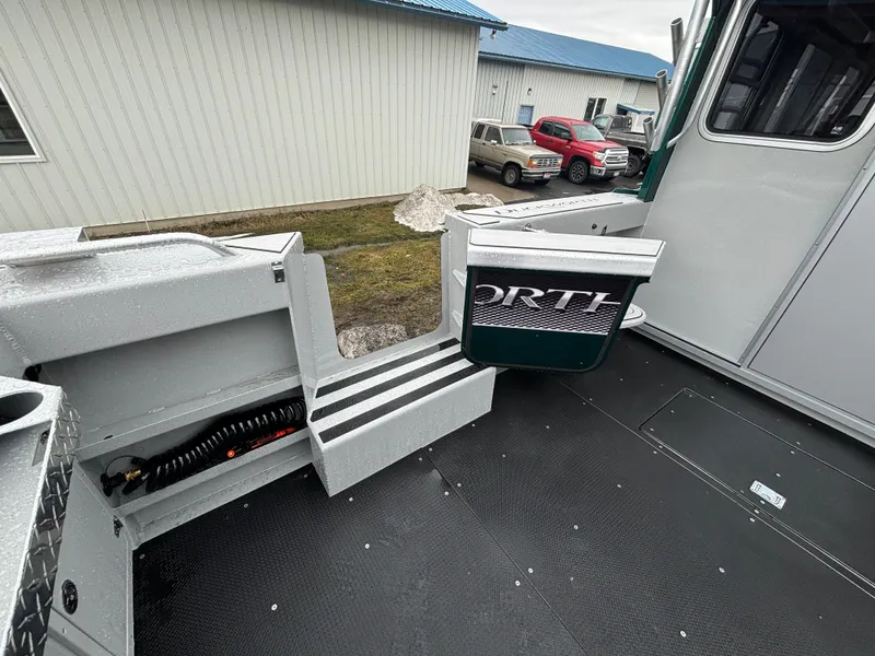 Slide: The Image of Duckworth 28 Offshore 2024 - 10