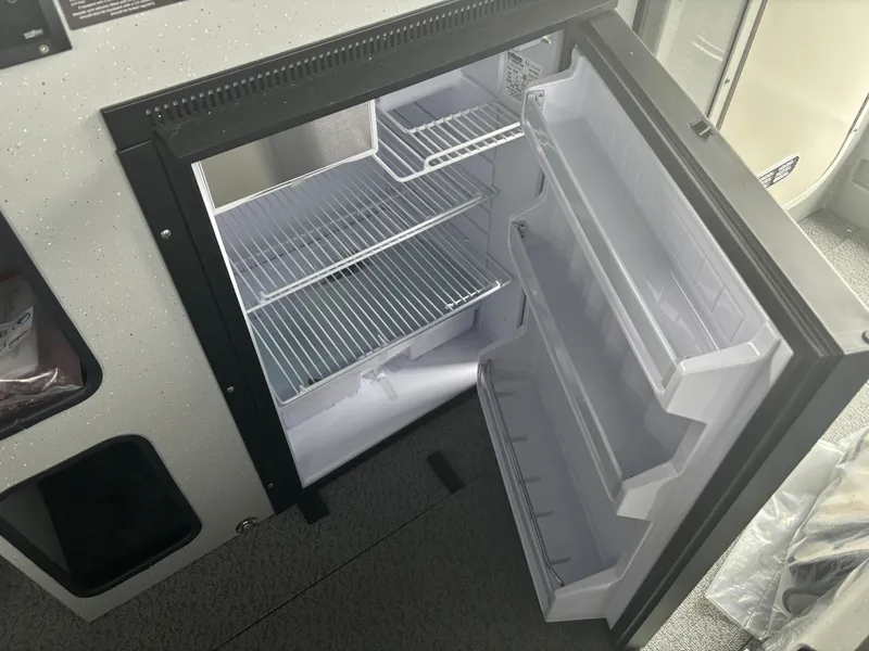 Slide: The Image of Duckworth 28 Offshore 2024 - 18