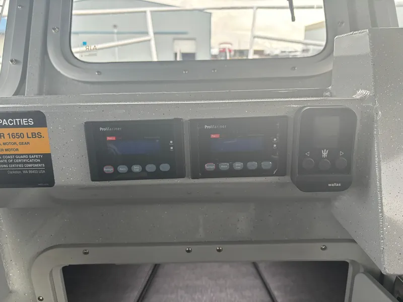 Slide: The Image of Duckworth 28 Offshore 2024 - 30