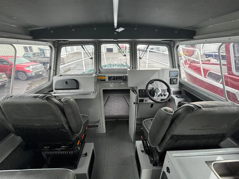 Slide: The Image of Duckworth 28 Offshore 2024 - 31