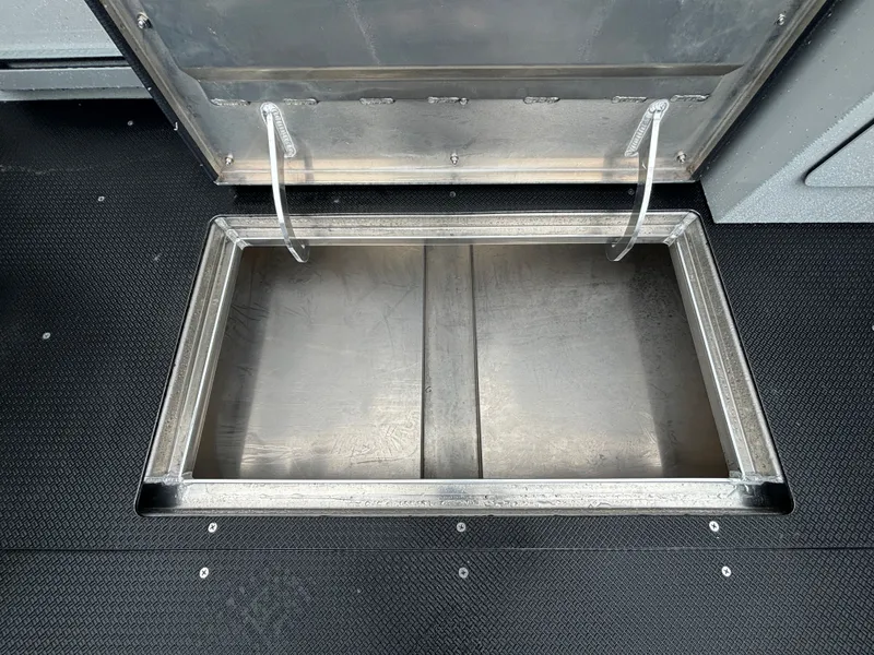 Slide: The Image of Duckworth 28 Offshore 2024 - 35