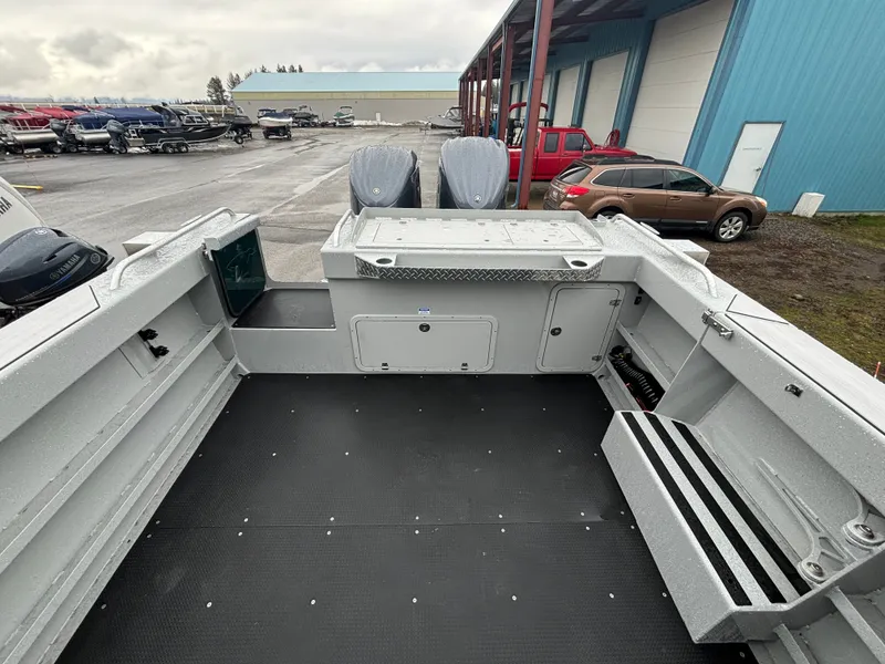 Slide: The Image of Duckworth 28 Offshore 2024 - 9