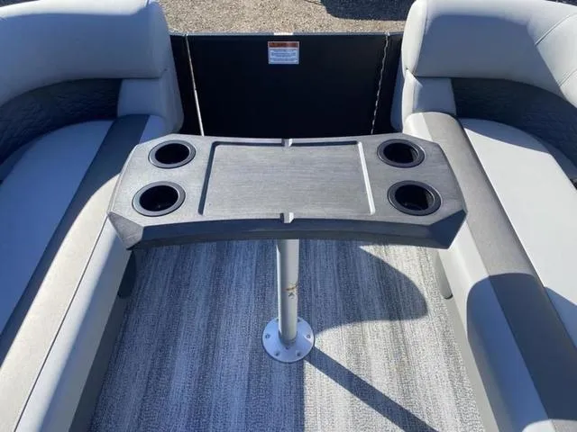 Slide: The Image of Bennington S Quad Bench 24SSR Tritoon 2025 - 11