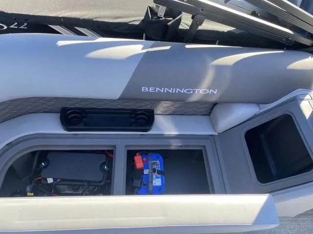 Slide: The Image of Bennington S Quad Bench 24SSR Tritoon 2025 - 29