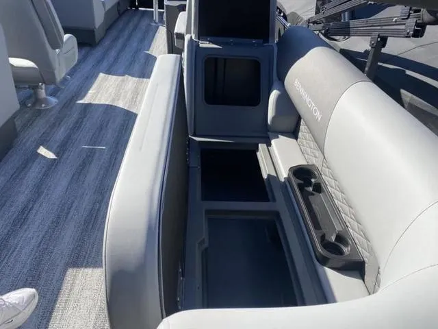 Slide: The Image of Bennington S Quad Bench 24SSR Tritoon 2025 - 13