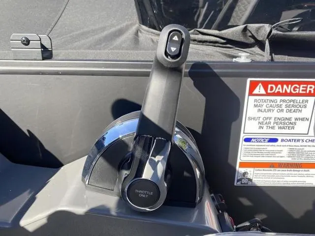 Slide: The Image of Bennington S Quad Bench 24SSR Tritoon 2025 - 20