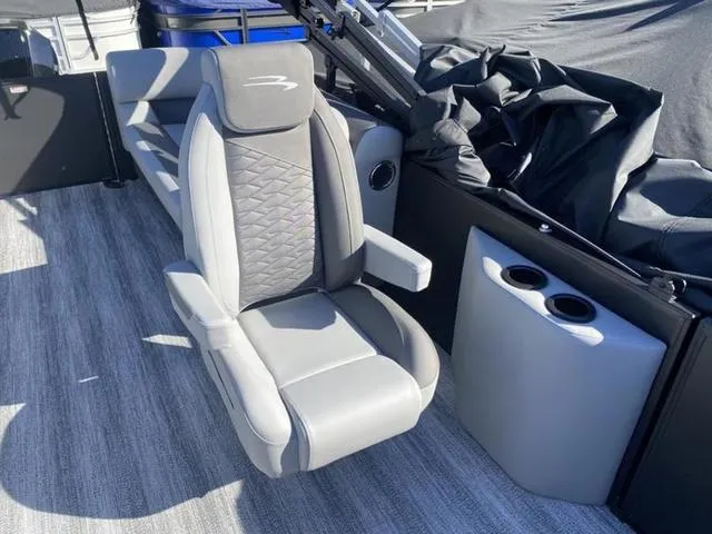 Slide: The Image of Bennington S Quad Bench 24SSR Tritoon 2025 - 24