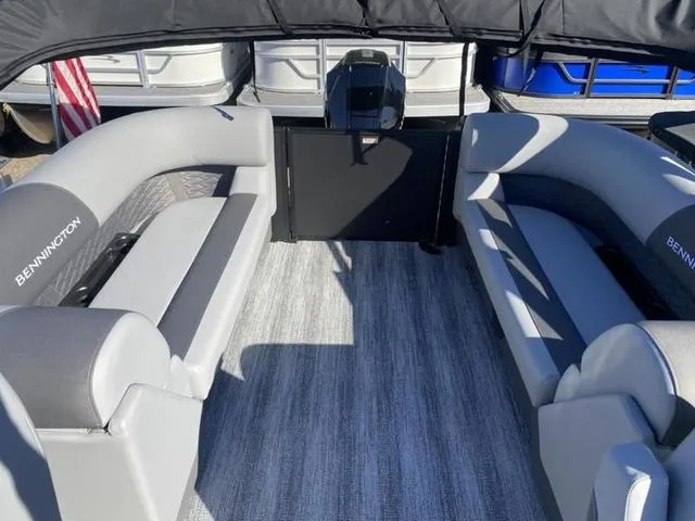 Slide: The Image of Bennington S Quad Bench 24SSR Tritoon 2025 - 27