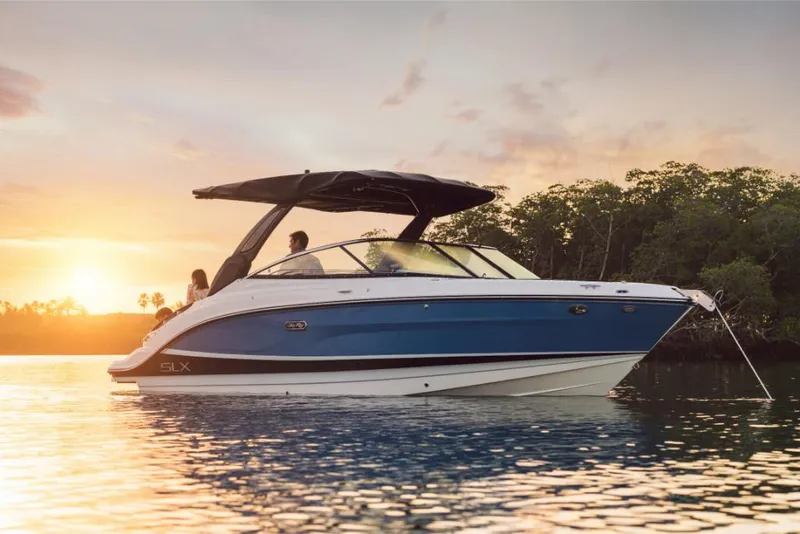 Slide: The Image of 2023-Sea-Ray-SLX-260-MarineMax - 23