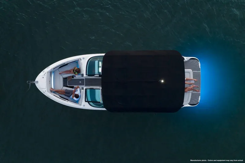 Slide: The Image of 2023-Sea-Ray-SLX-260-MarineMax - 6