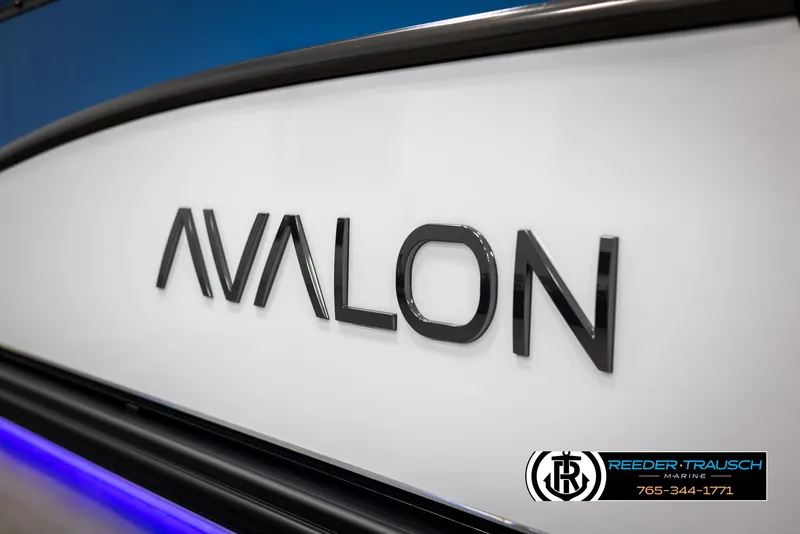 Slide: The Image of 2025 Avalon Catalina QLS boat logo with Reeder-Trausch Marine branding. - 39