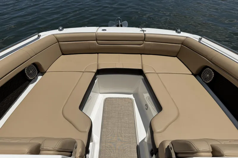 Slide: The Image of Sea Ray SDX 270 Outboard 2018 - 13