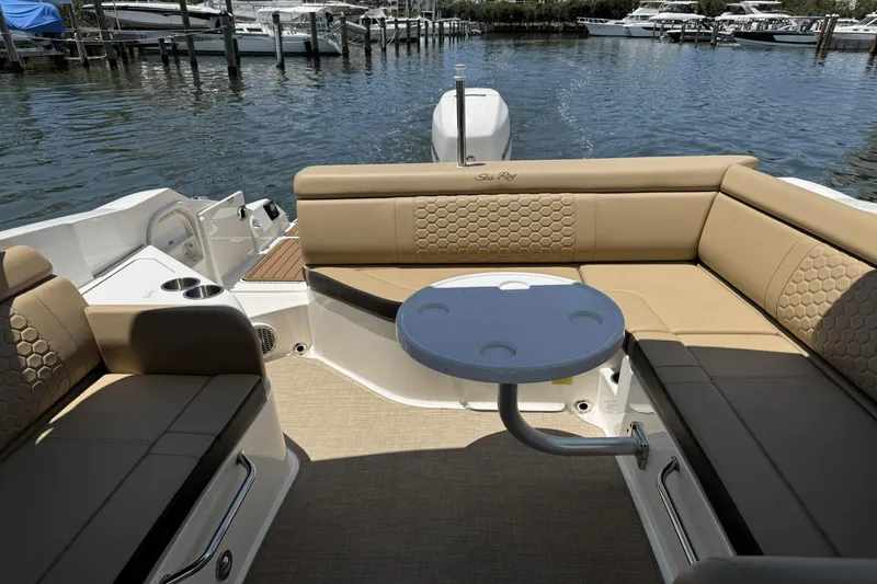 Slide: The Image of Sea Ray SDX 270 Outboard 2018 - 14