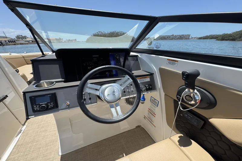 Slide: The Image of Sea Ray SDX 270 Outboard 2018 - 20