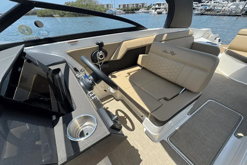 Slide: The Image of Sea Ray SDX 270 Outboard 2018 - 23