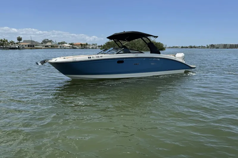 Slide: The Image of Sea Ray SDX 270 Outboard 2018 - 4