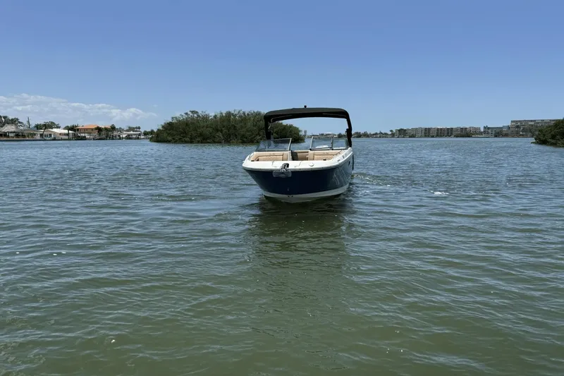 Slide: The Image of Sea Ray SDX 270 Outboard 2018 - 7