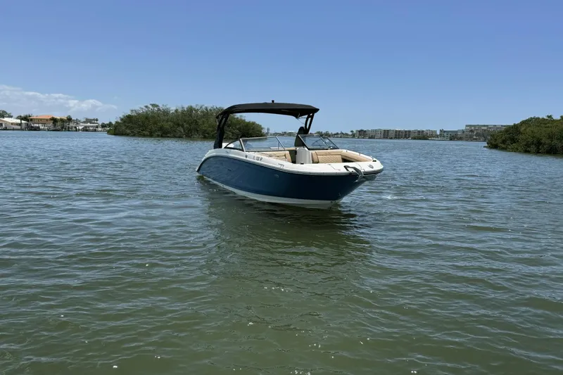 Slide: The Image of Sea Ray SDX 270 Outboard 2018 - 9