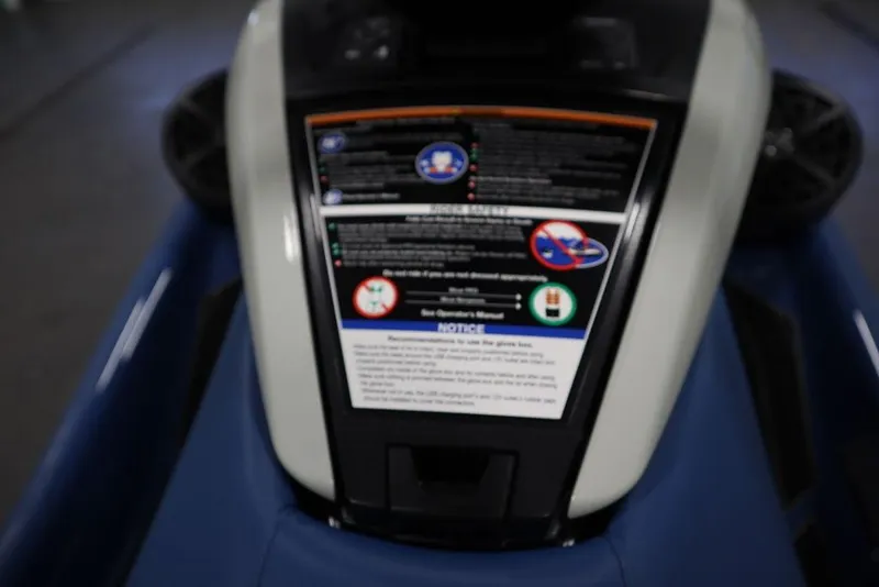 Slide: The Image of 2025 Yamaha WaveRunner FX Limited SVHO dashboard with safety instructions. - 20