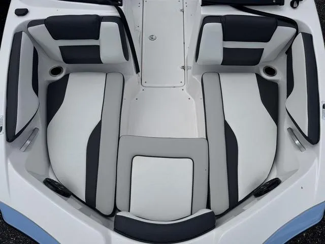 Slide: The Image of Yamaha AR250 2025 - 10