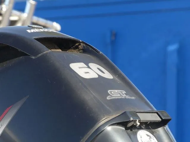 Slide: The Image of Sun Tracker Fishin' Barge 20 DLX 2020 - 10