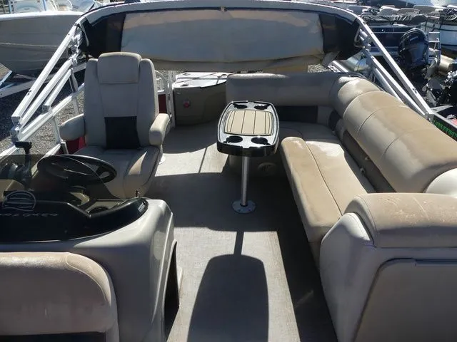 Slide: The Image of Sun Tracker Fishin' Barge 20 DLX 2020 - 12