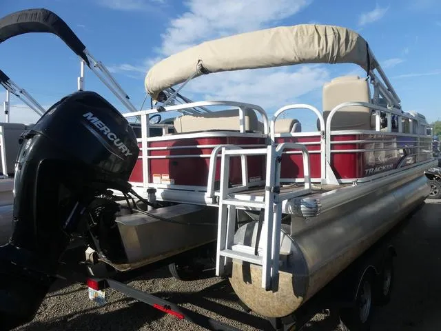 Slide: The Image of 2020 Sun Tracker FISHIN' BARGE® 20 DLX pontoon boat with Mercury engine. - 6
