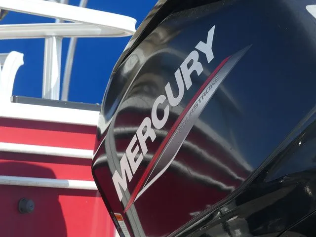 Slide: The Image of Sun Tracker Fishin' Barge 20 DLX 2020 - 9