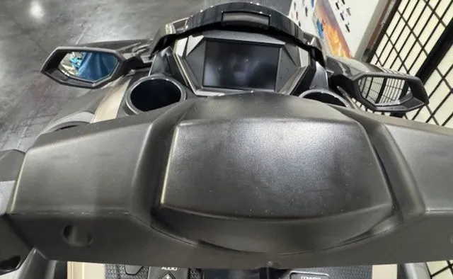 Slide: The Image of Yamaha FX® HO with Audio 2025 - 4