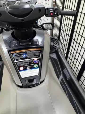 Slide: The Image of Yamaha FX® HO with Audio 2025 - 5