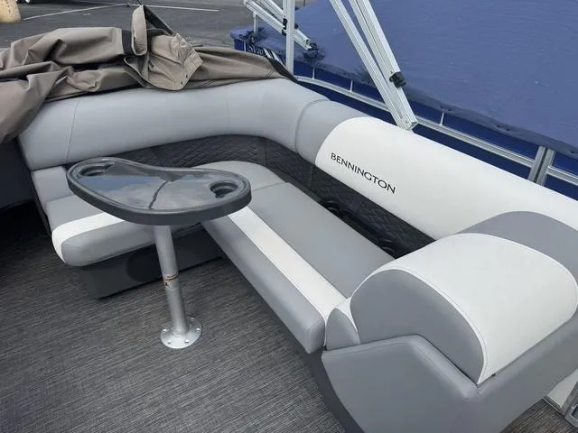 Slide: The Image of Bennington S L-Bench 22 SL Pontoon 2025 - 14