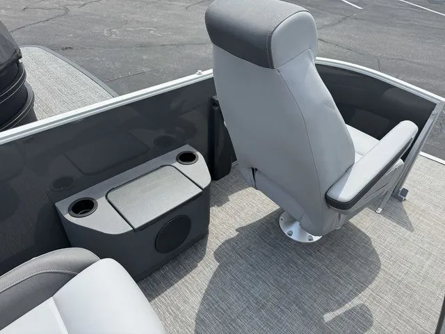 Slide: The Image of Bennington S Quad Bench 22 SSR Pontoon 2025 - 7