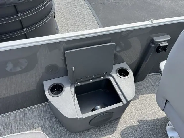 Slide: The Image of Bennington S Quad Bench 22 SSR Pontoon 2025 - 8