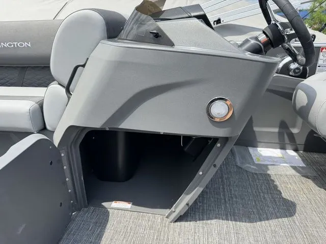 Slide: The Image of Bennington S Quad Bench 22 SSR Pontoon 2025 - 12