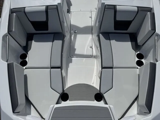 Slide: The Image of Yamaha AR220 2025 - 11