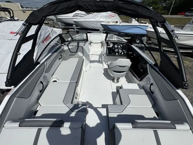 Slide: The Image of Yamaha AR220 2025 - 3