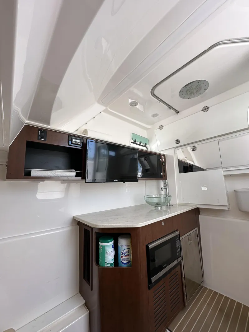 Slide: The Image of Everglades 435 Center Console 2017 - 52