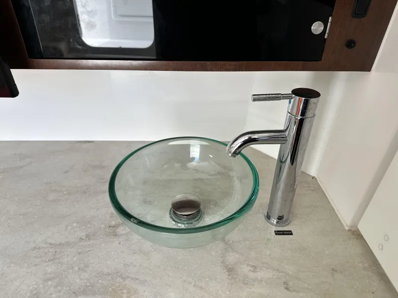 Slide: The Image of Everglades 435 Center Console 2017 - 56