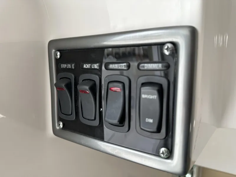 Slide: The Image of Everglades 435 Center Console 2017 - 59